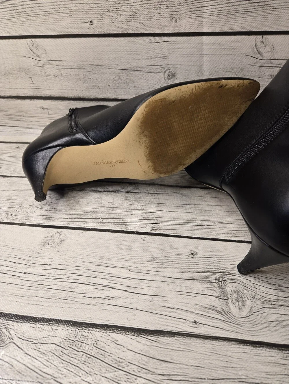 Banana Republic Kitten Heel Booties Women’s 9 Black Pointed Toe Ankle Boots